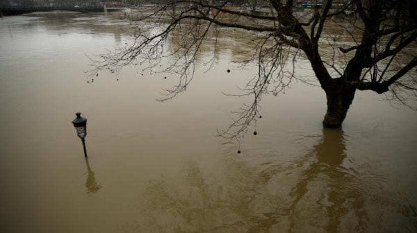 Seine Nehri yükselmeye devam ediyor